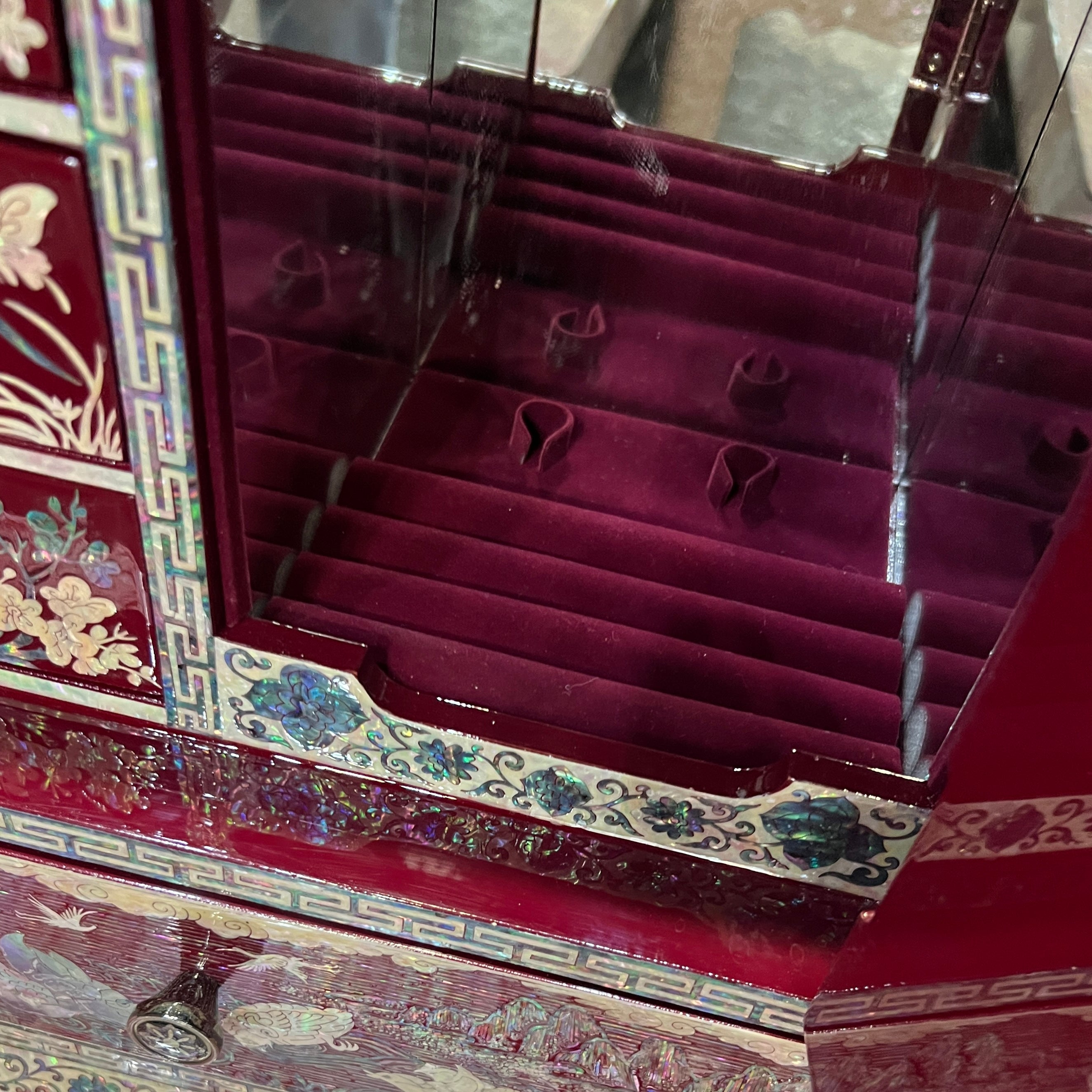 Mother-of-Pearl Double-Door Jewelry Chest: Landscape and Longevity Motifs