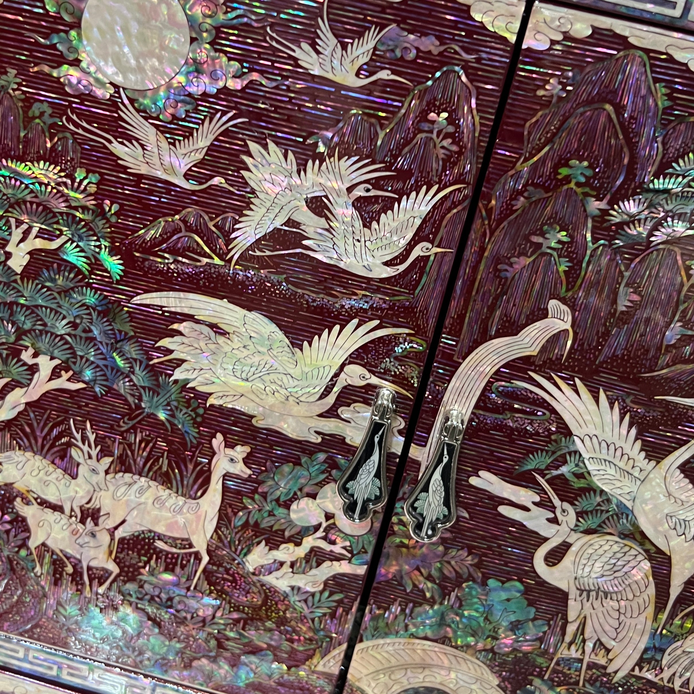 Mother-of-Pearl Double-Door Jewelry Chest: Landscape and Longevity Motifs