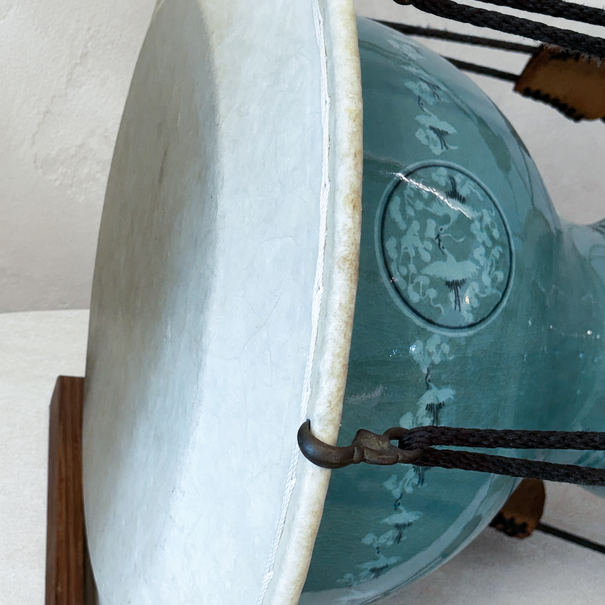 Celadon Janggu (Hourglass Drum): Inlaid Cloud-and-Crane Motif