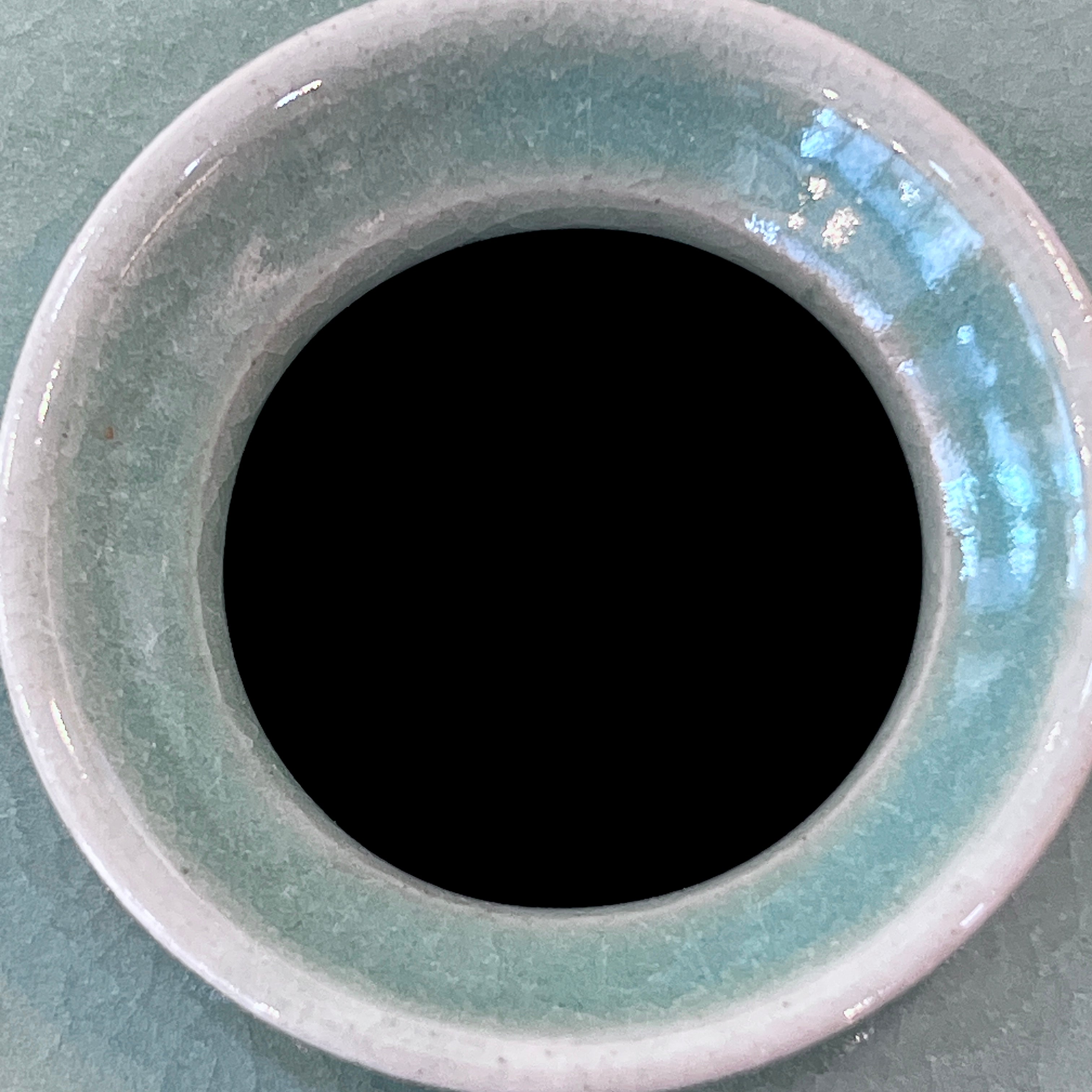 Gayageum en céladon avec motif incrusté de pivoines et de phénix