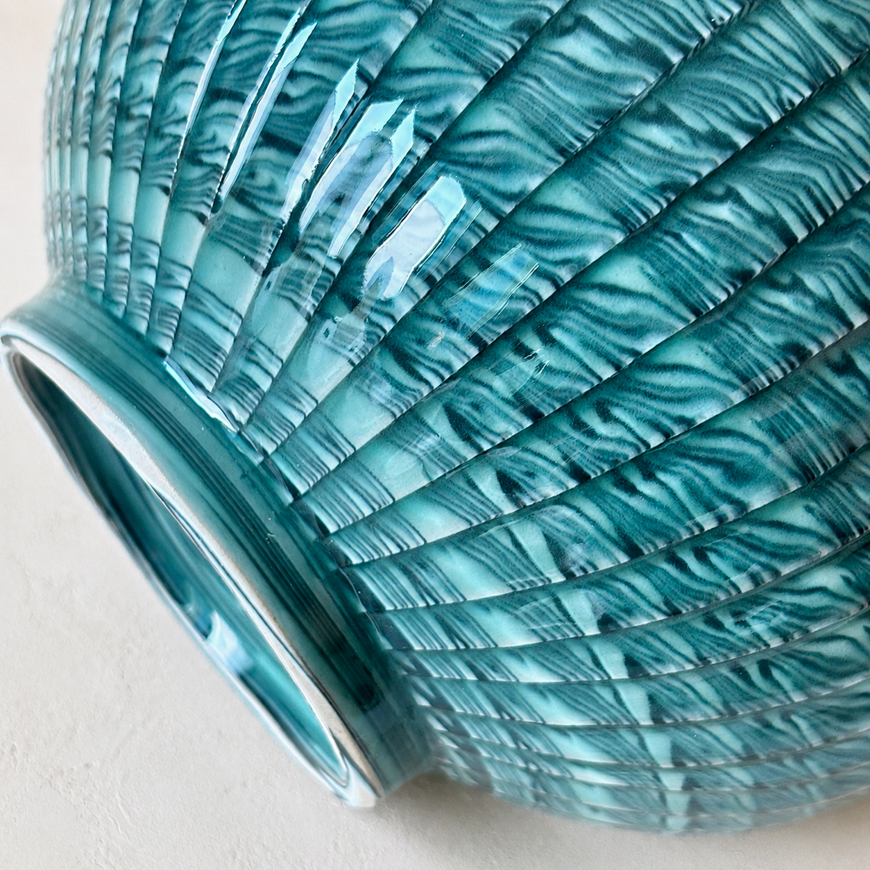 Celadon Vessel (Ho): Mixed-Clay Technique (Yeollimun)