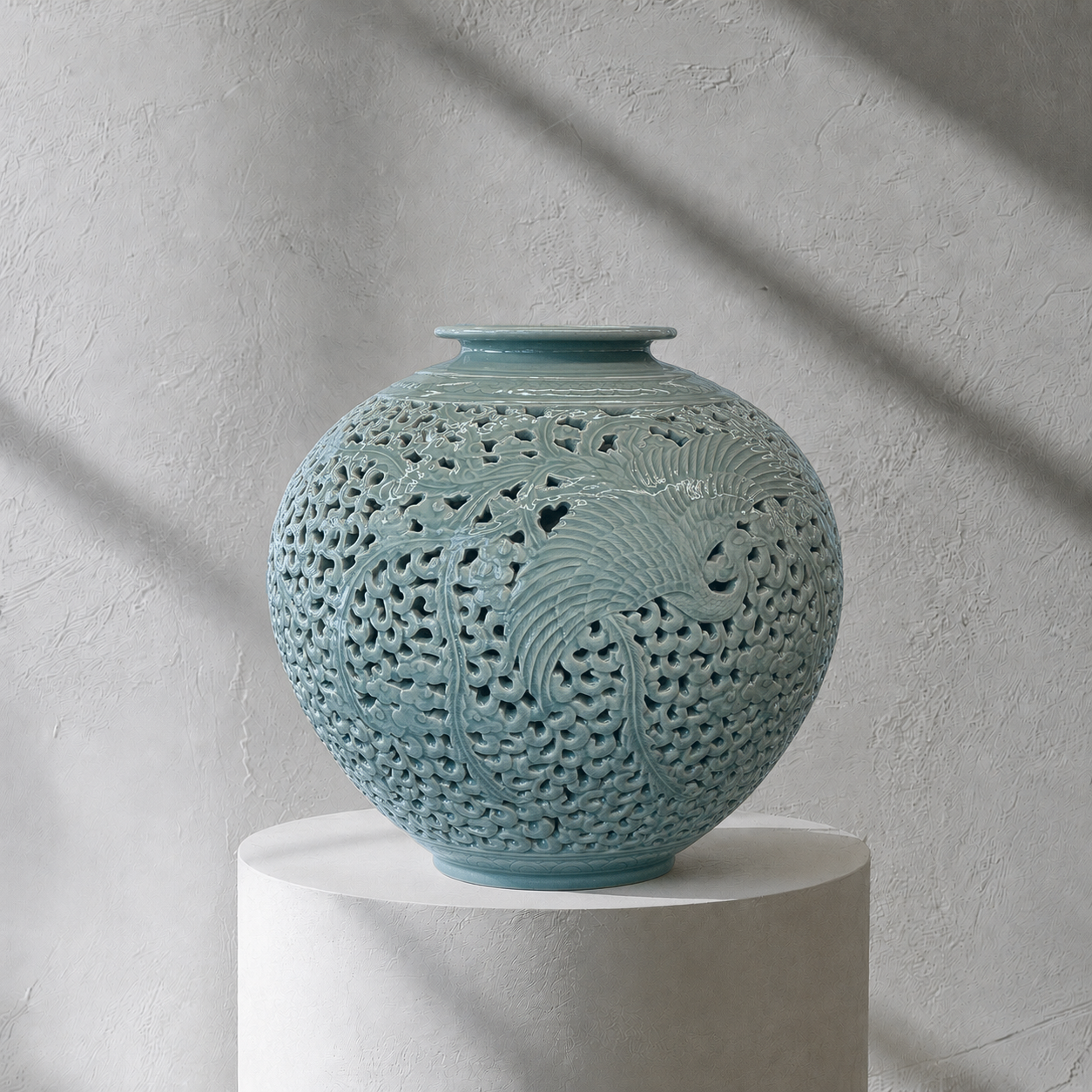 Doppelwandige durchbrochene Celadon-Flaschenvase: Chrysanthemenmotiv