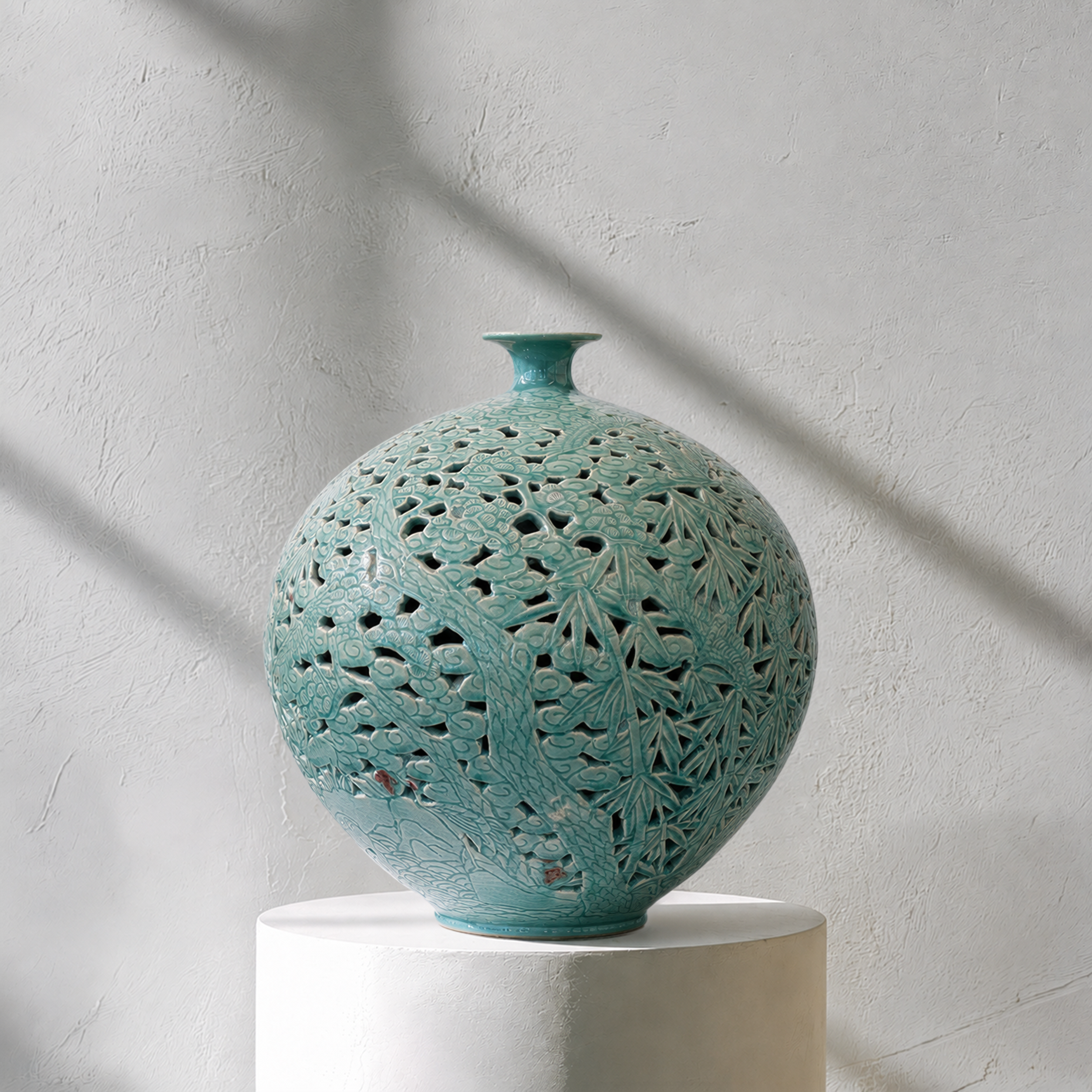 Doppelwandige durchbrochene Celadon-Flaschenvase: Chrysanthemenmotiv